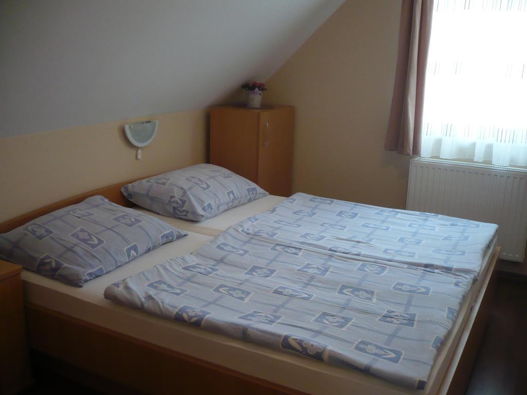 Eszter Apartmanhaz Hajdúszoboszló 外观 照片