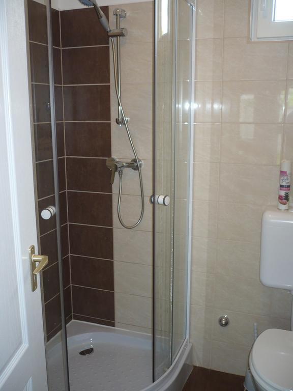Eszter Apartmanhaz Hajdúszoboszló 外观 照片