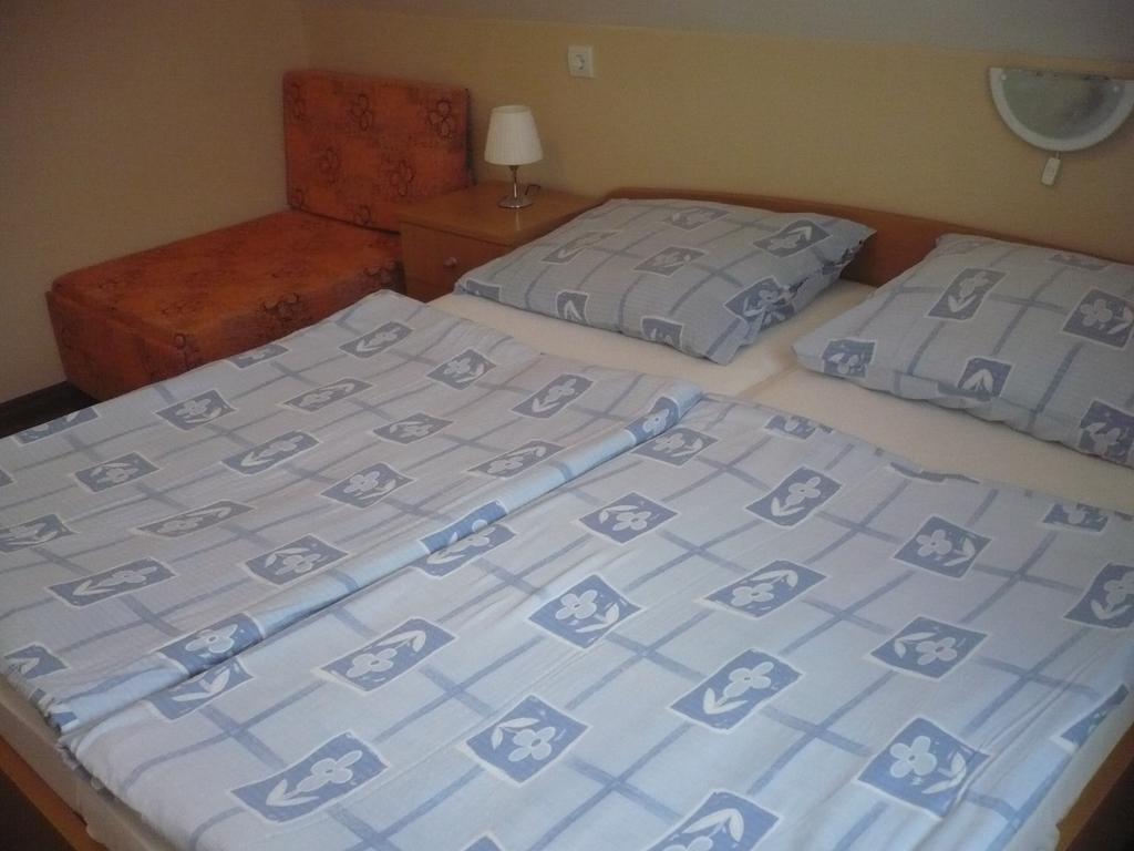 Eszter Apartmanhaz Hajdúszoboszló 外观 照片