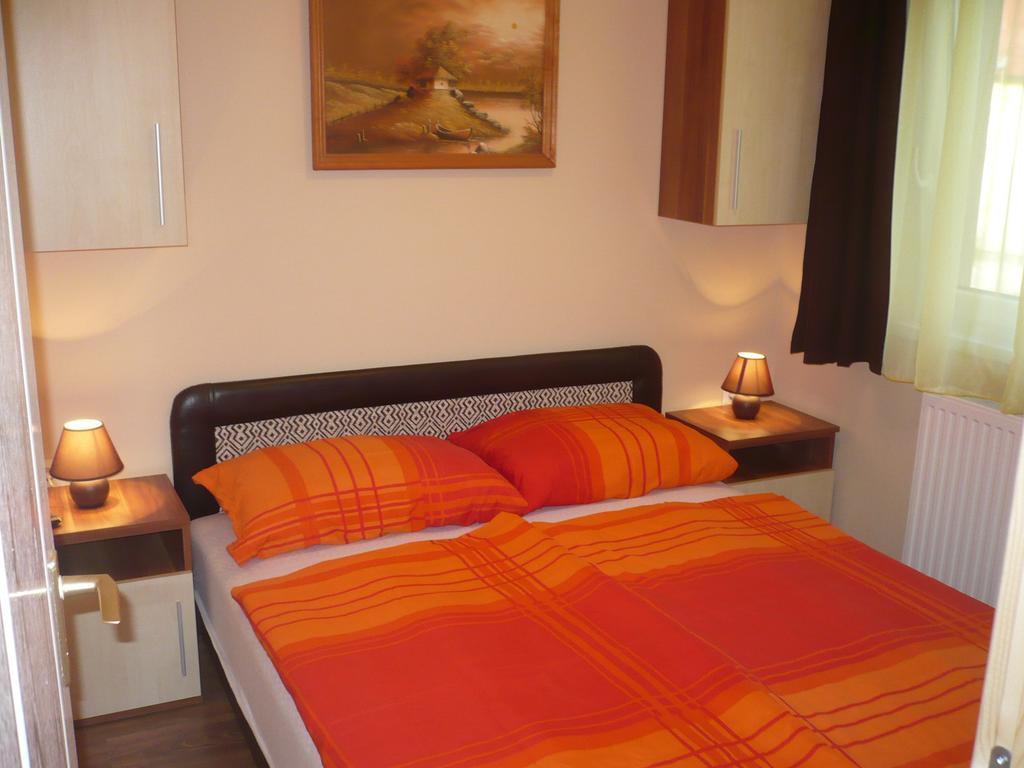 Eszter Apartmanhaz Hajdúszoboszló 外观 照片