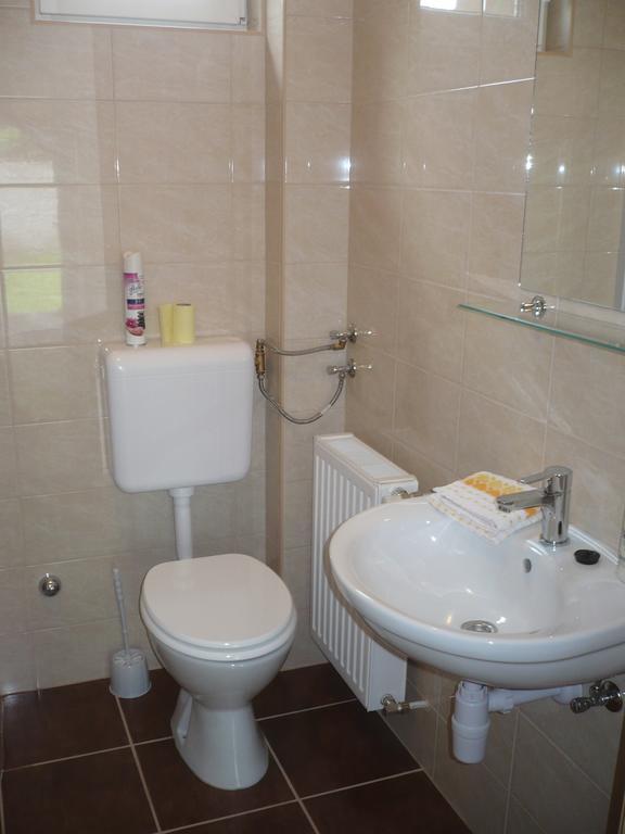 Eszter Apartmanhaz Hajdúszoboszló 外观 照片