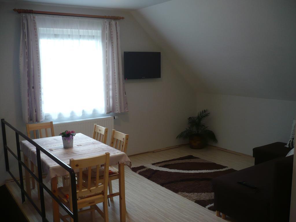 Eszter Apartmanhaz Hajdúszoboszló 外观 照片