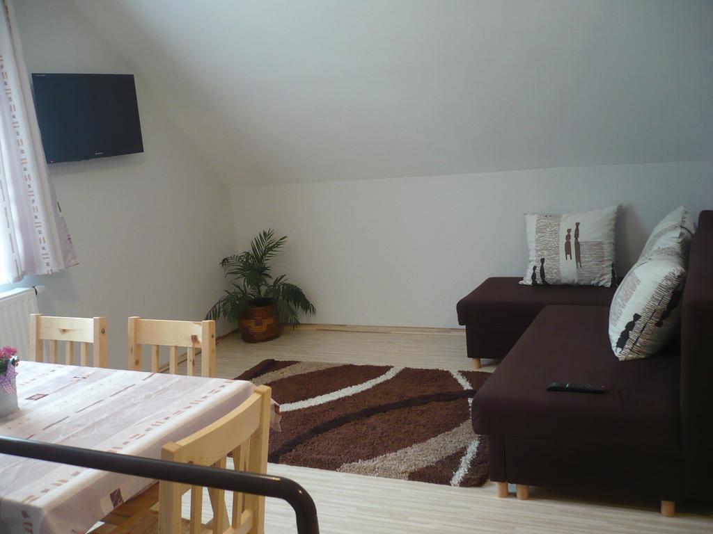 Eszter Apartmanhaz Hajdúszoboszló 外观 照片