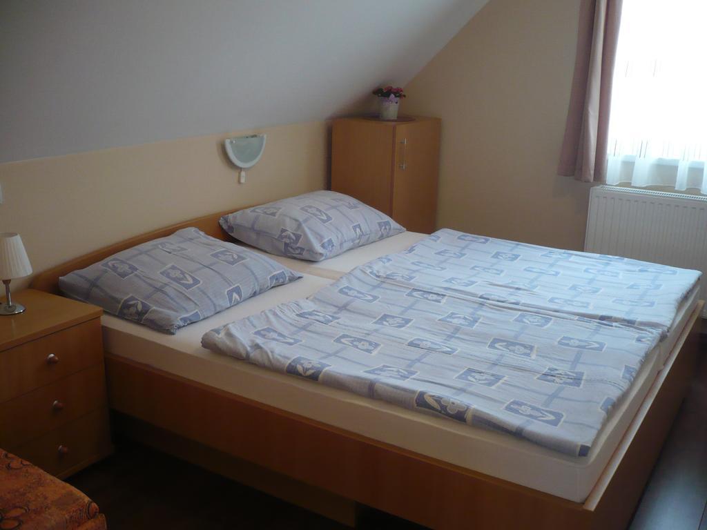 Eszter Apartmanhaz Hajdúszoboszló 外观 照片